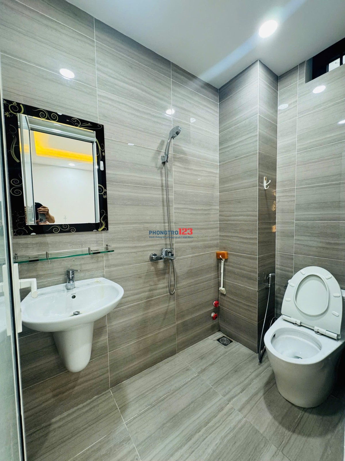 Penthouse 80m2 mới keng trống sẵn ngay công viên Hoàng Văn Thụ