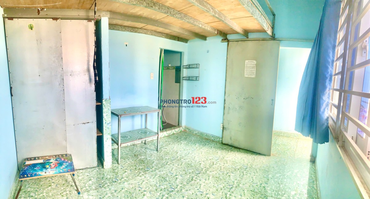 Phòng cho thuê giá chỉ 2.8 - 3.5 triệu không giới hạn số người ở, gần Q10 & Q. TB. Xem phòng ngay!