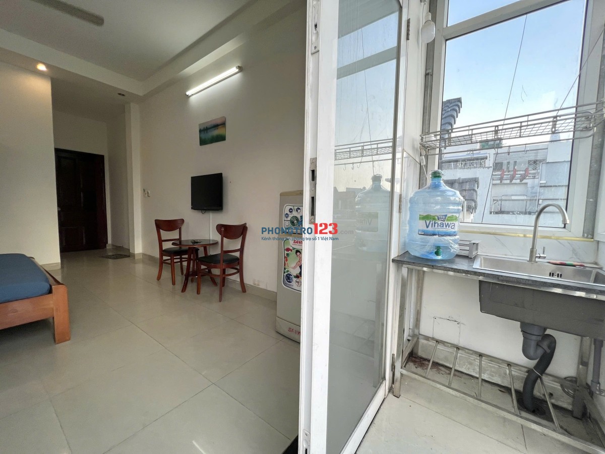 Phòng Trọ Ban Công Ở Trần Bá Giao GV , Tiện Nghi Đầy Đủ - Sẵn Sàng Chào Đón Bạn!