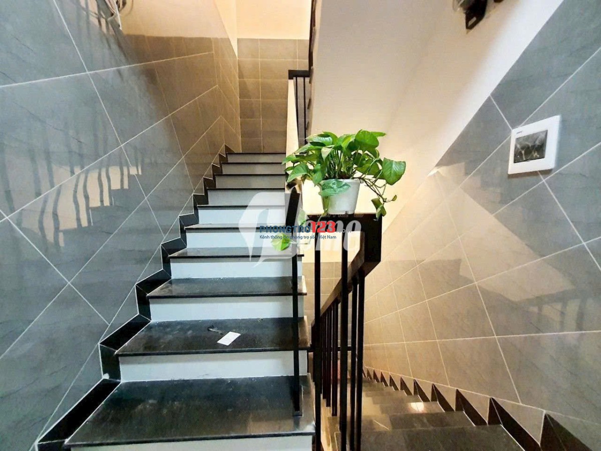 Phòng trọ Full nội Thất 30m2 Nguyễn Gia Trí Bình Thạnh gần Ngã Tư Hàng Xanh, ĐH Hutech giáp Q1, Q2