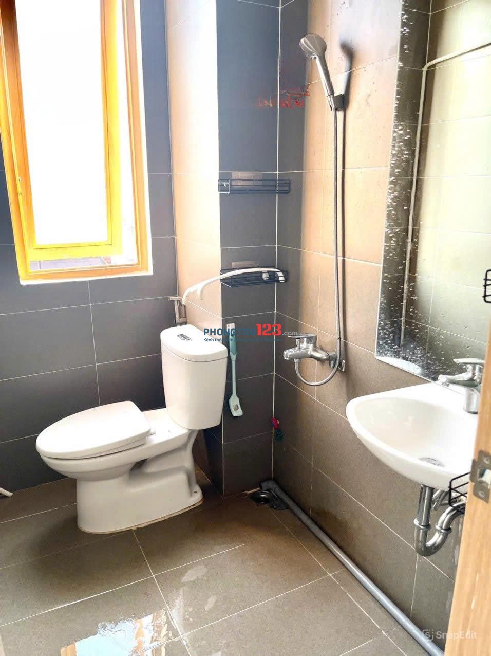 CHO THUÊ PHÒNG BAN CÔNG ĐẦY ĐỦ NỘI THẤT - ĐƯỜNG LỚN OTO TẠI Q3