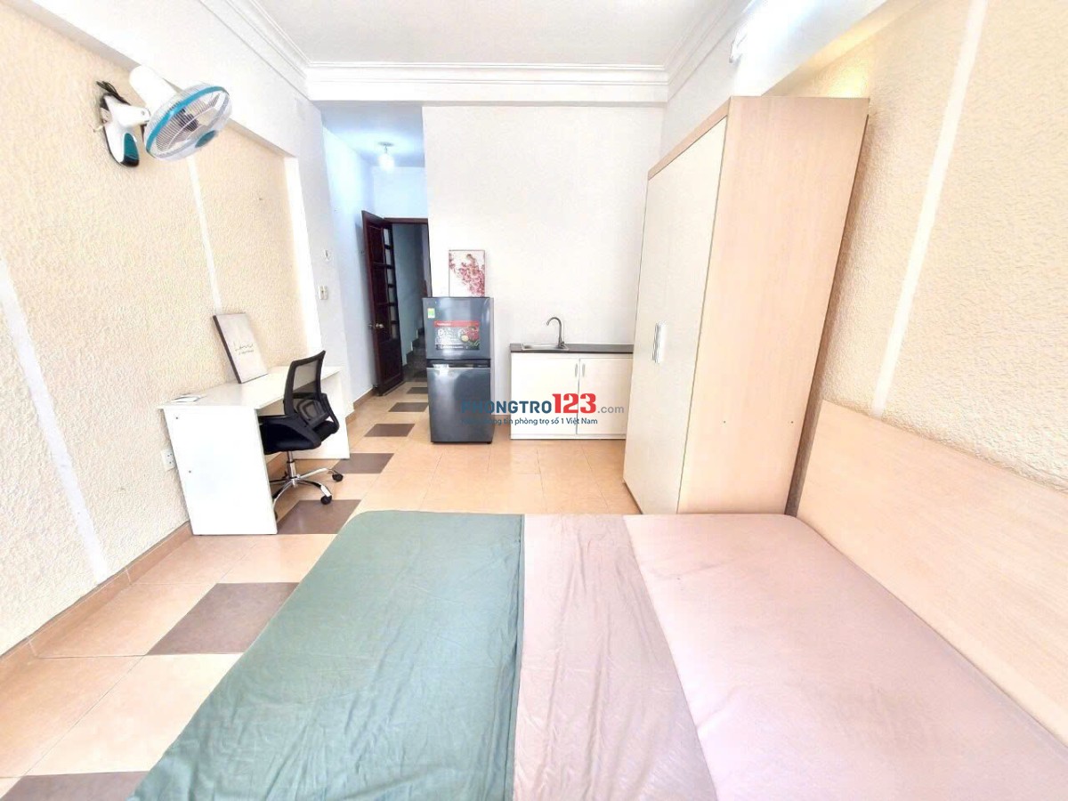 CHO THUÊ STUDIO BAN CÔNG THOÁNG MÁY SÁT CHỢ TÂN ĐỊNH Q1