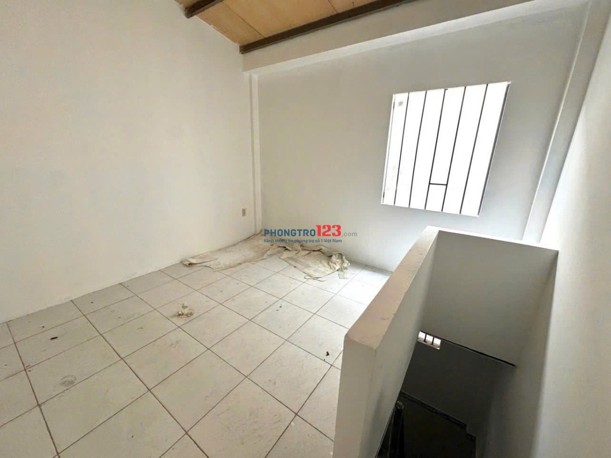 PHÒNG CÓ GÁC DẪN XE VÀO PHÒNG NGAY ĐH CÔNG THƯƠNG GIÁ CHỈ 3TR3