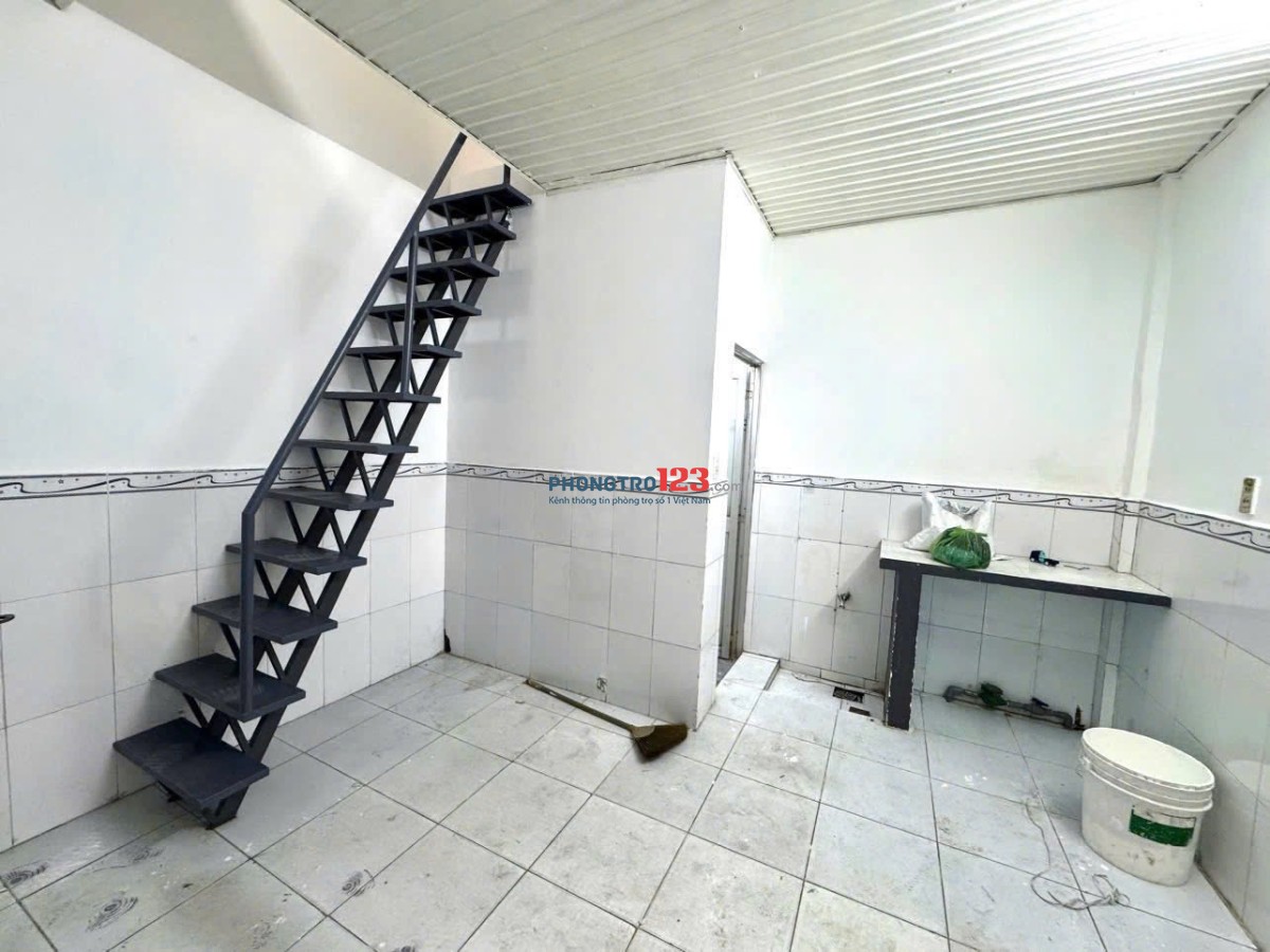 PHÒNG CÓ GÁC DẪN XE VÀO PHÒNG NGAY ĐH CÔNG THƯƠNG GIÁ CHỈ 3TR3