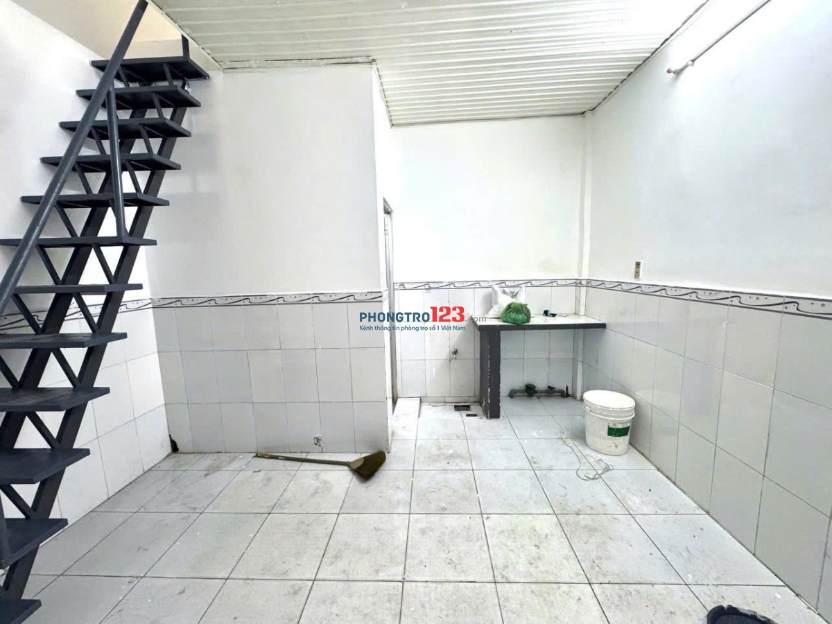 PHÒNG CÓ GÁC DẪN XE VÀO PHÒNG NGAY ĐH CÔNG THƯƠNG GIÁ CHỈ 3TR3