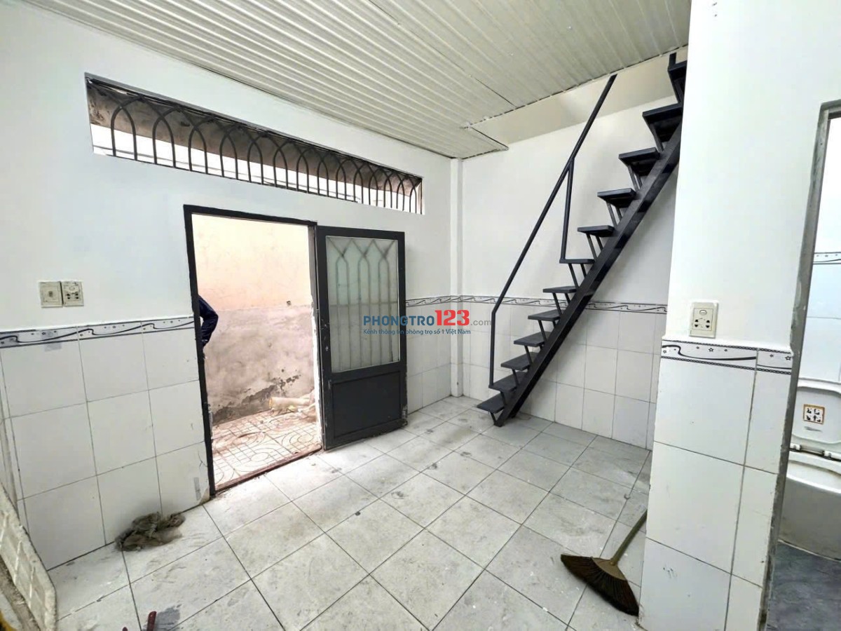 PHÒNG CÓ GÁC DẪN XE VÀO PHÒNG NGAY ĐH CÔNG THƯƠNG GIÁ CHỈ 3TR3