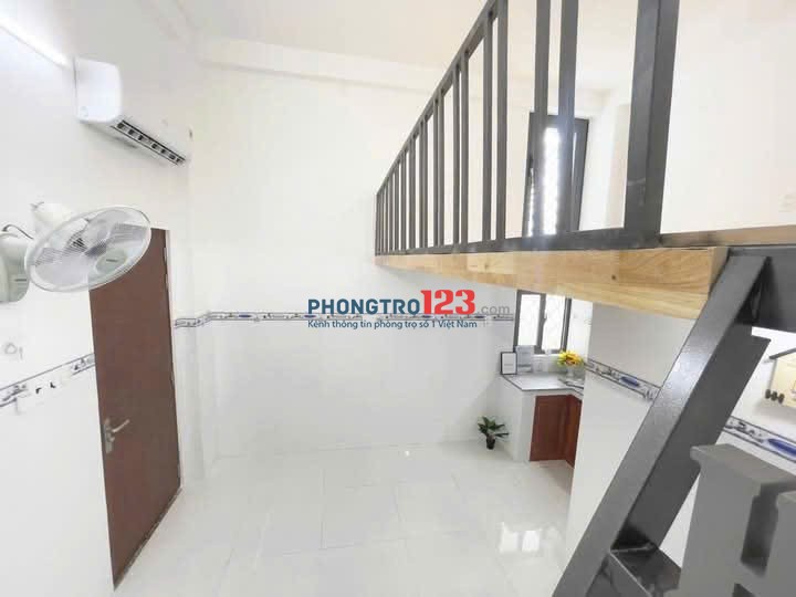Cho thuê phòng trọ giá rẻ có ban công thoáng mát ngay đường Bạch Đằng p2 Tân Bình