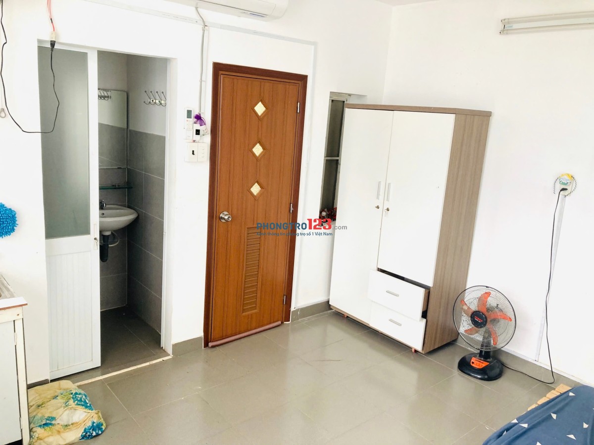 Phòng Tiện nghi có Cửa sổ thoáng - tại Nguyễn Thượng Hiền Bình Thạnh