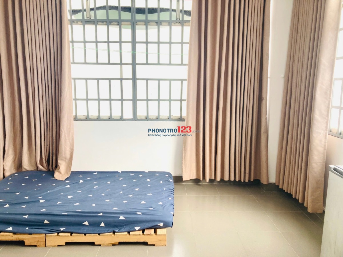 Phòng Tiện nghi có Cửa sổ thoáng - tại Nguyễn Thượng Hiền Bình Thạnh