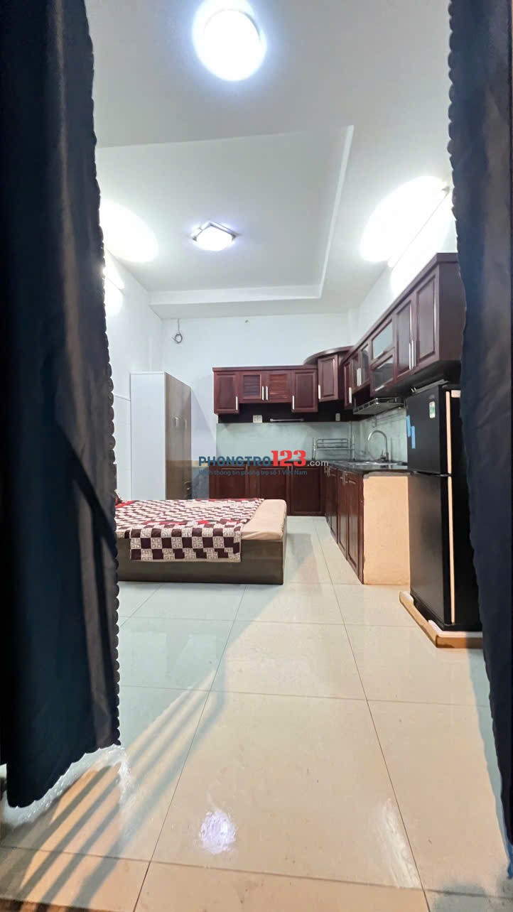 Chính chủ cho thuê nhà, phòng ki ốt thoáng, đầy đủ nội thất, đường lớn