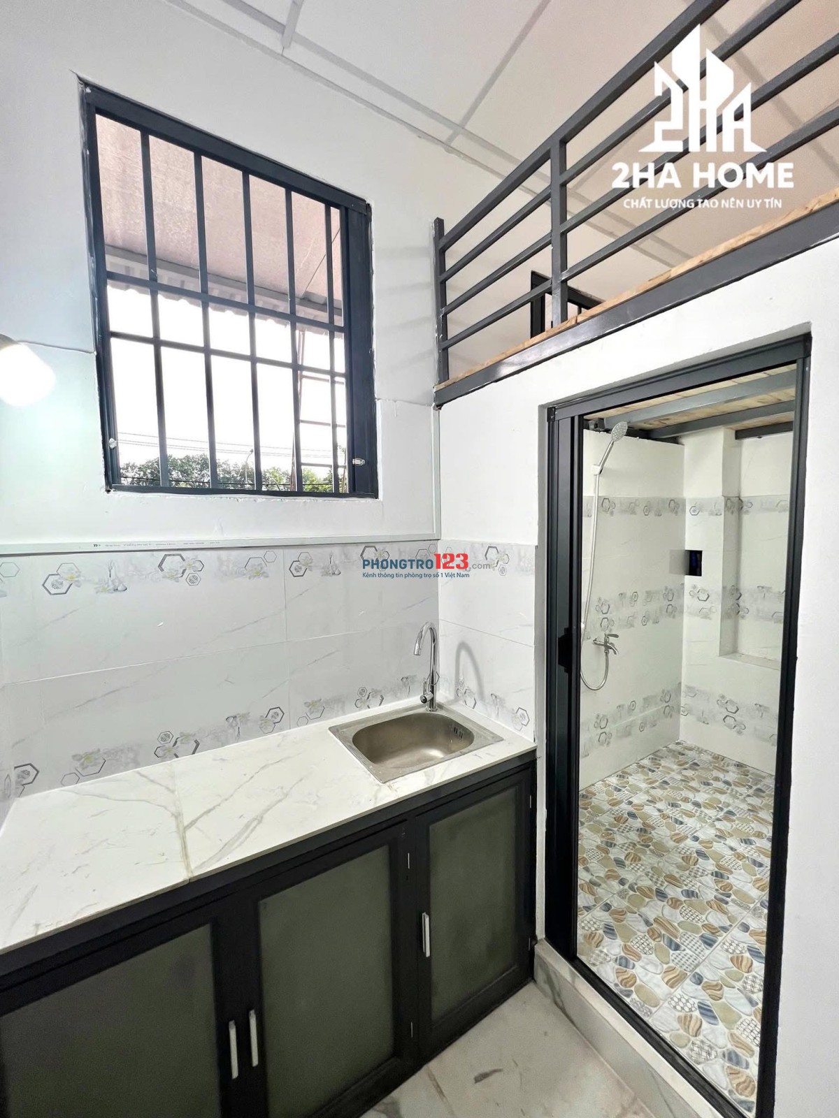 CHO THUÊ PHÒNG CÓ GÁC CAO, BAN CÔNG VÀ SẴN NỘI THẤT