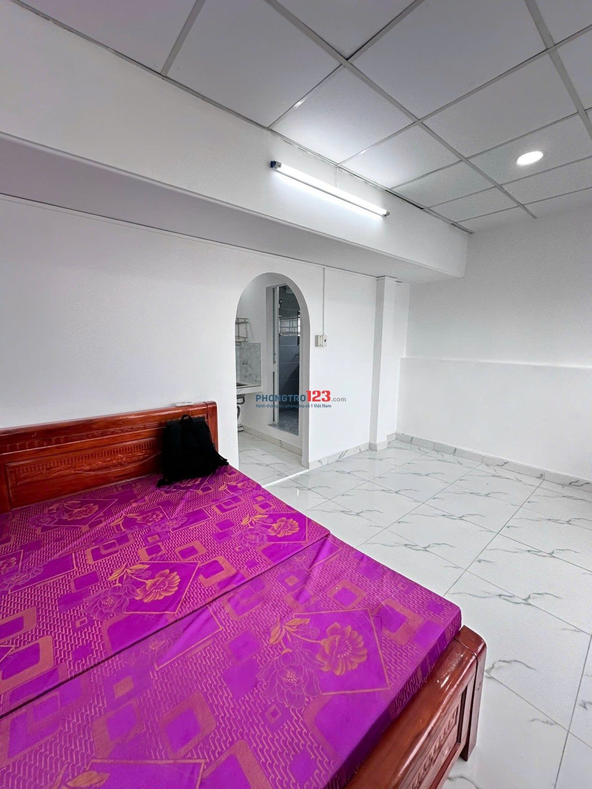 TRỐNG 1P STUDIO BAN CÔNG TÁCH BẾP GIÁ SINH VIÊN TẠI PHẠM VĂN BẠCH