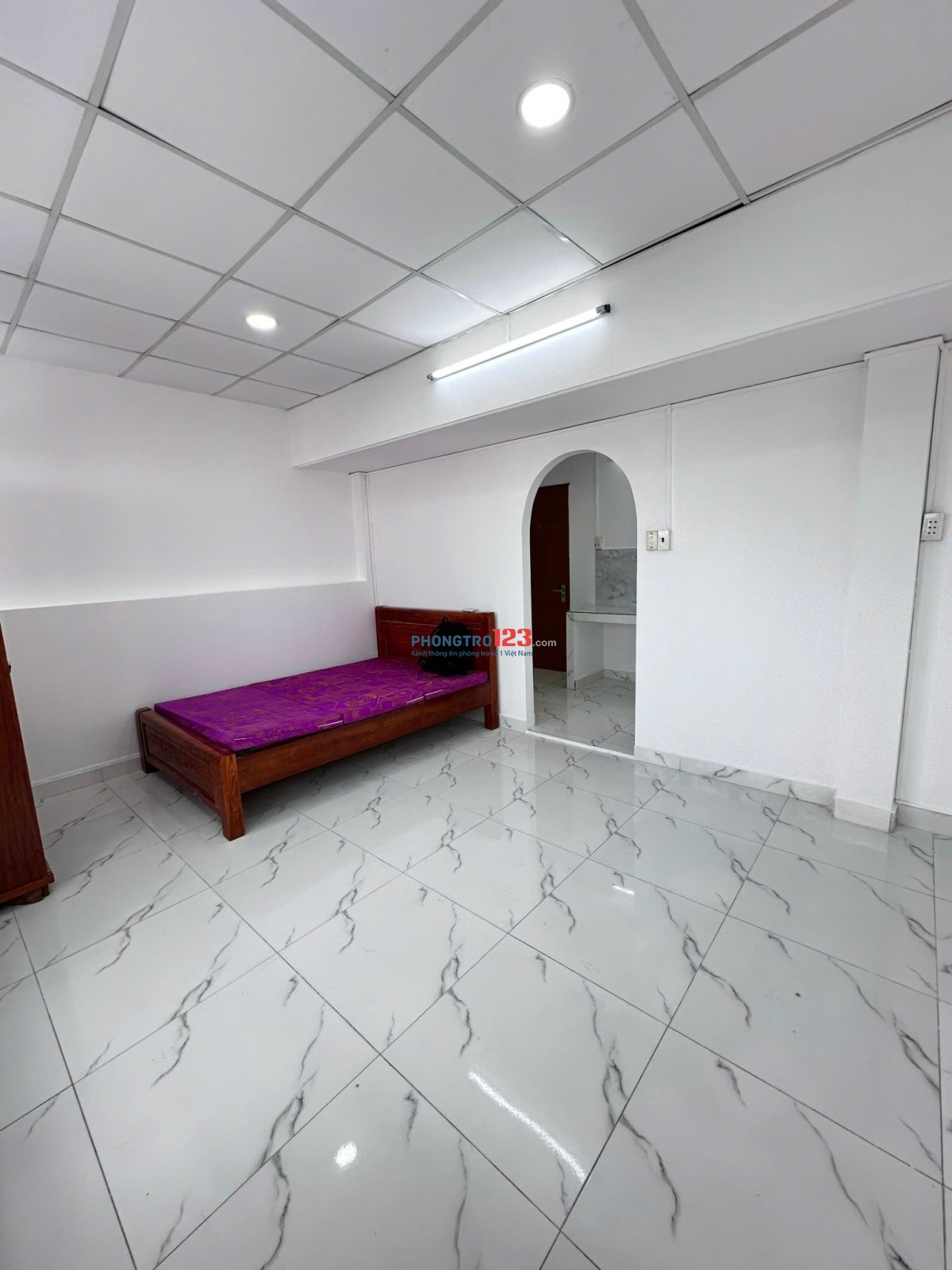 TRỐNG 1P STUDIO BAN CÔNG TÁCH BẾP GIÁ SINH VIÊN TẠI PHẠM VĂN BẠCH
