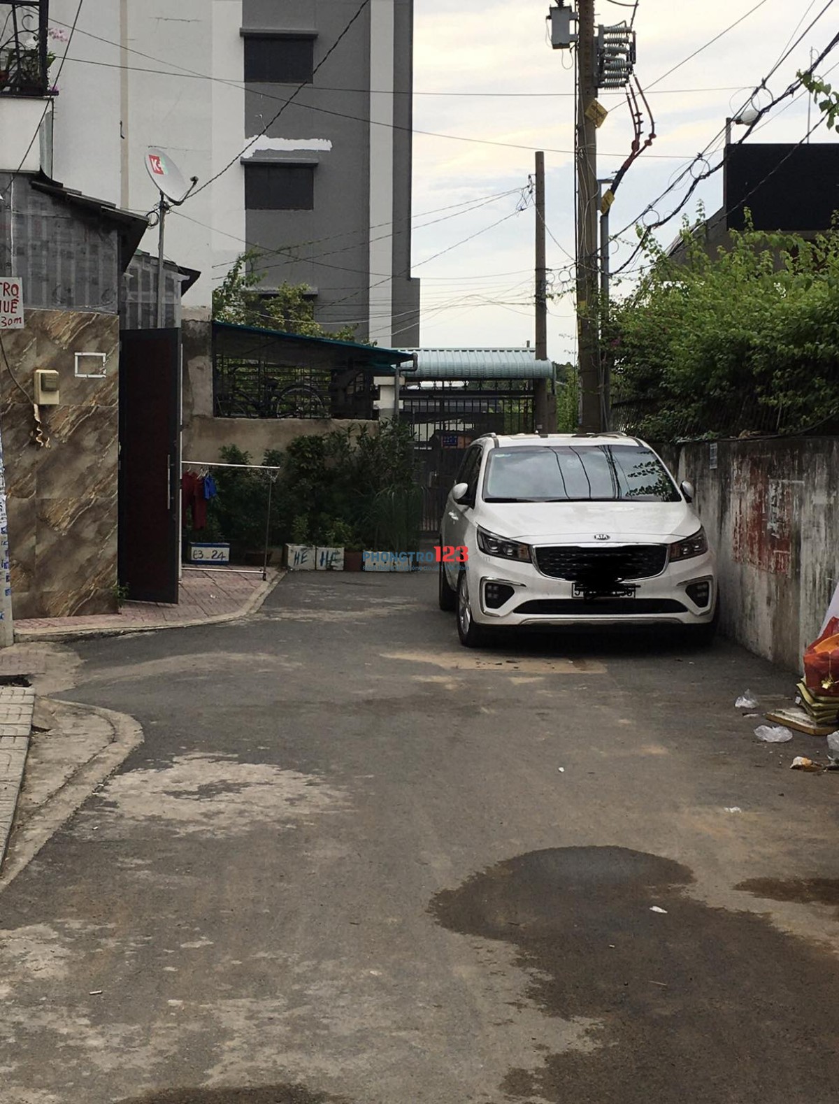 Cho thuê nhà nguyên căn 1 trệt 3 lầu, hẻm xe hơi ( hẻm cụt) đường Phạm Văn Chiêu, Gò Vấp