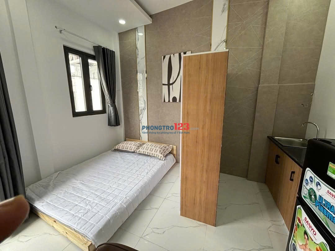 Thuê ngay phòng 30m2 ban công full nội thất ngay Phan Văn Trị , Bình Thạnh