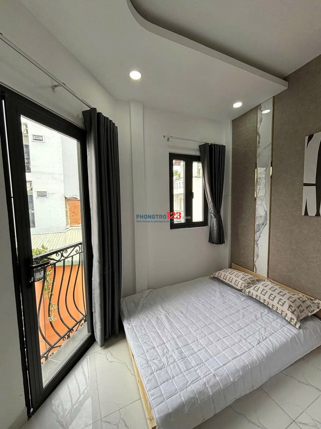 Thuê ngay phòng 30m2 ban công full nội thất ngay Phan Văn Trị , Bình Thạnh