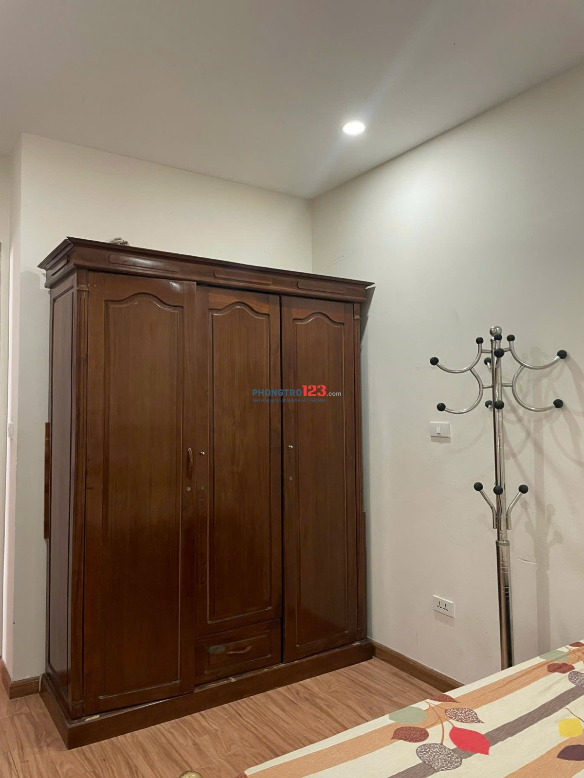 CHÍNH CHỦ CHO THUÊ CĂN HỘ 70M², TẦNG TRUNG – FULL NỘI THẤT GỖ, BẾP
