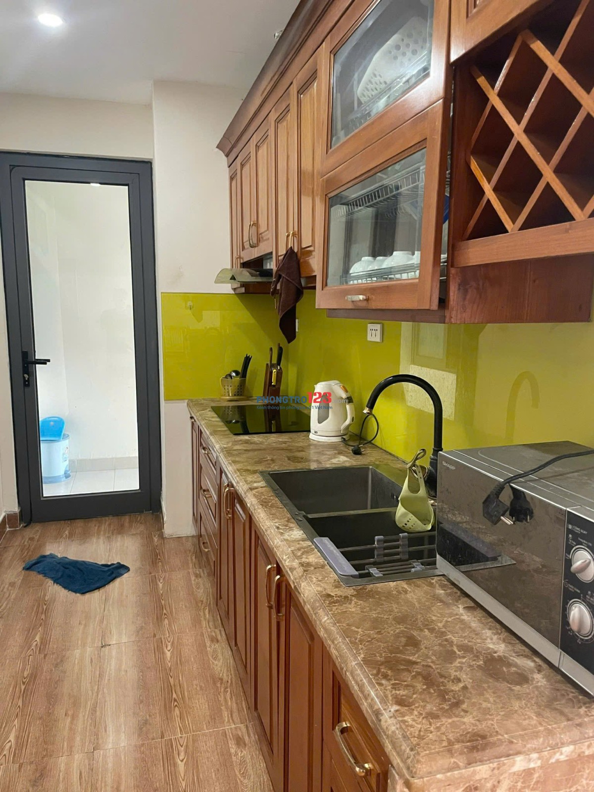 CHÍNH CHỦ CHO THUÊ CĂN HỘ 70M², TẦNG TRUNG – FULL NỘI THẤT GỖ, BẾP
