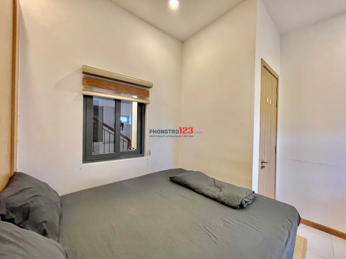 PHÒNG Ở TẦNG TRỆT FULL NỘI THẤT, CỬA SỔ – XVNT, Q.BT, GẦN THỊ NGHÈ, SÁT BÊN QUẬN 1