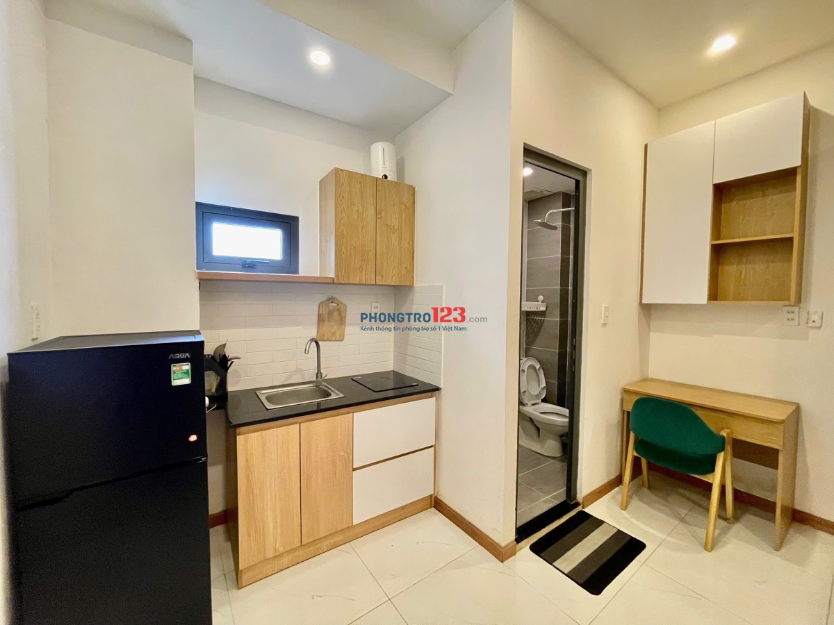 PHÒNG Ở TẦNG TRỆT FULL NỘI THẤT, CỬA SỔ – XVNT, Q.BT, GẦN THỊ NGHÈ, SÁT BÊN QUẬN 1