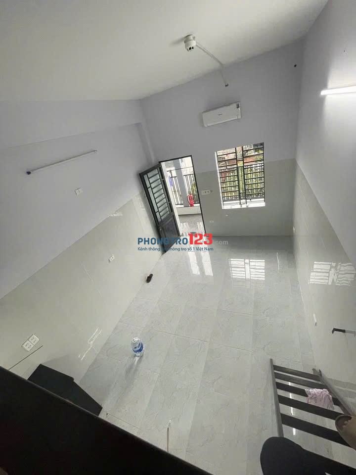 Cho thuê phòng trọ giá rẻ có gác có ban công ngay Nguyễn Thái Sơn gần đại học Văn Lang cs3