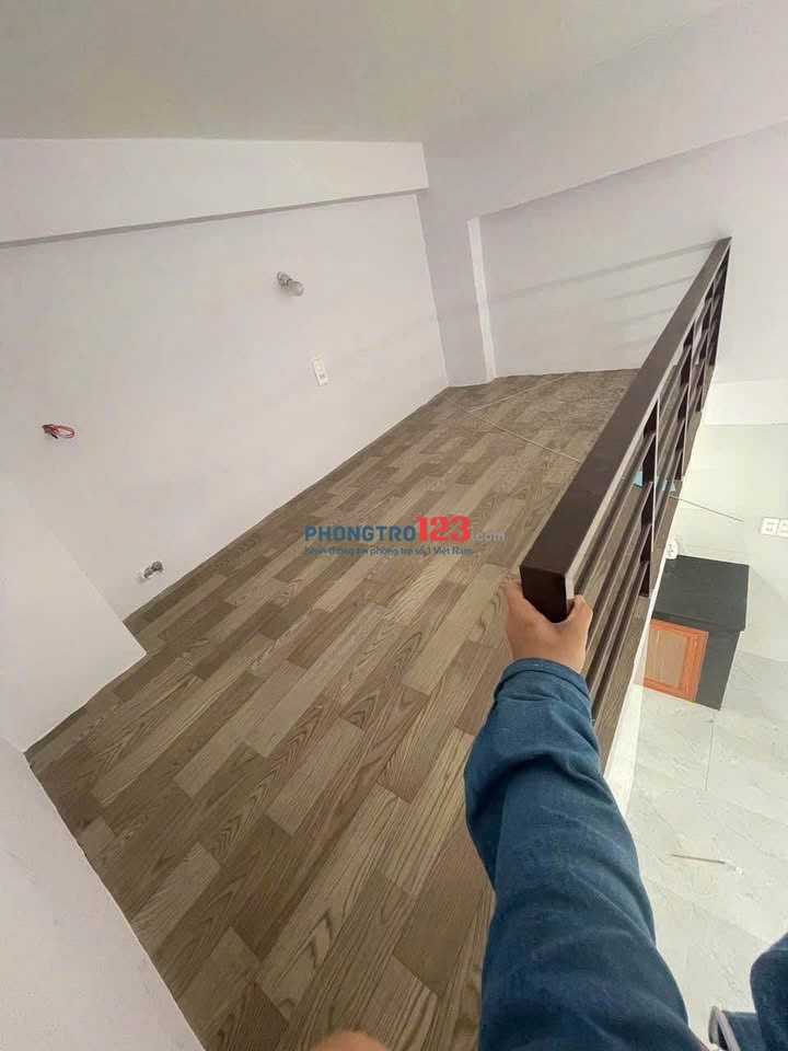 Cho thuê phòng trọ giá rẻ có gác có ban công ngay Nguyễn Thái Sơn gần đại học Văn Lang cs3