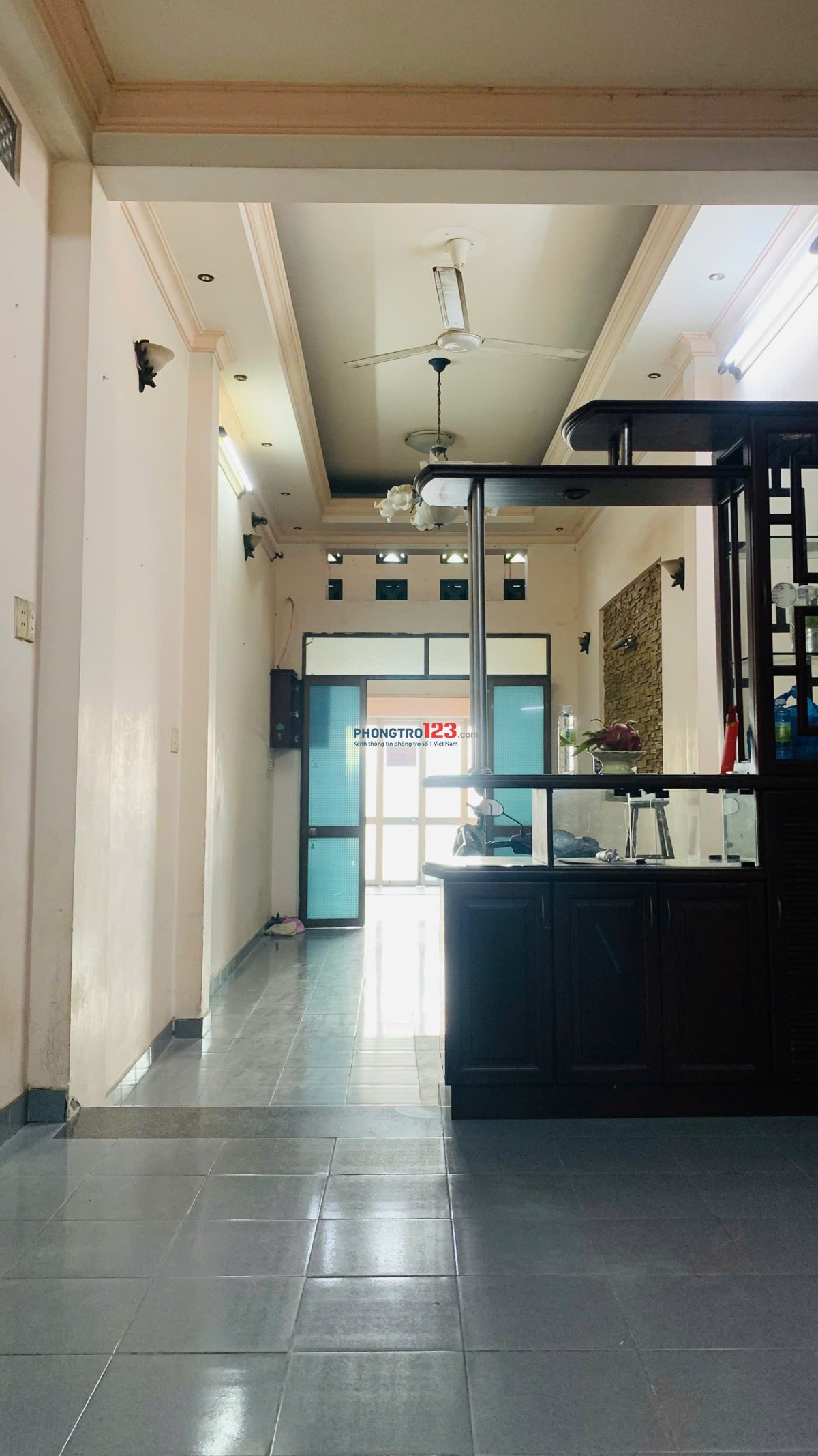 Cho thuê nhà mặt tiền đường Cao Xuân Dục, P.2, Quận 8 – Sát cầu Chà Và, chỉ cách Quận 5 một cây cầu!