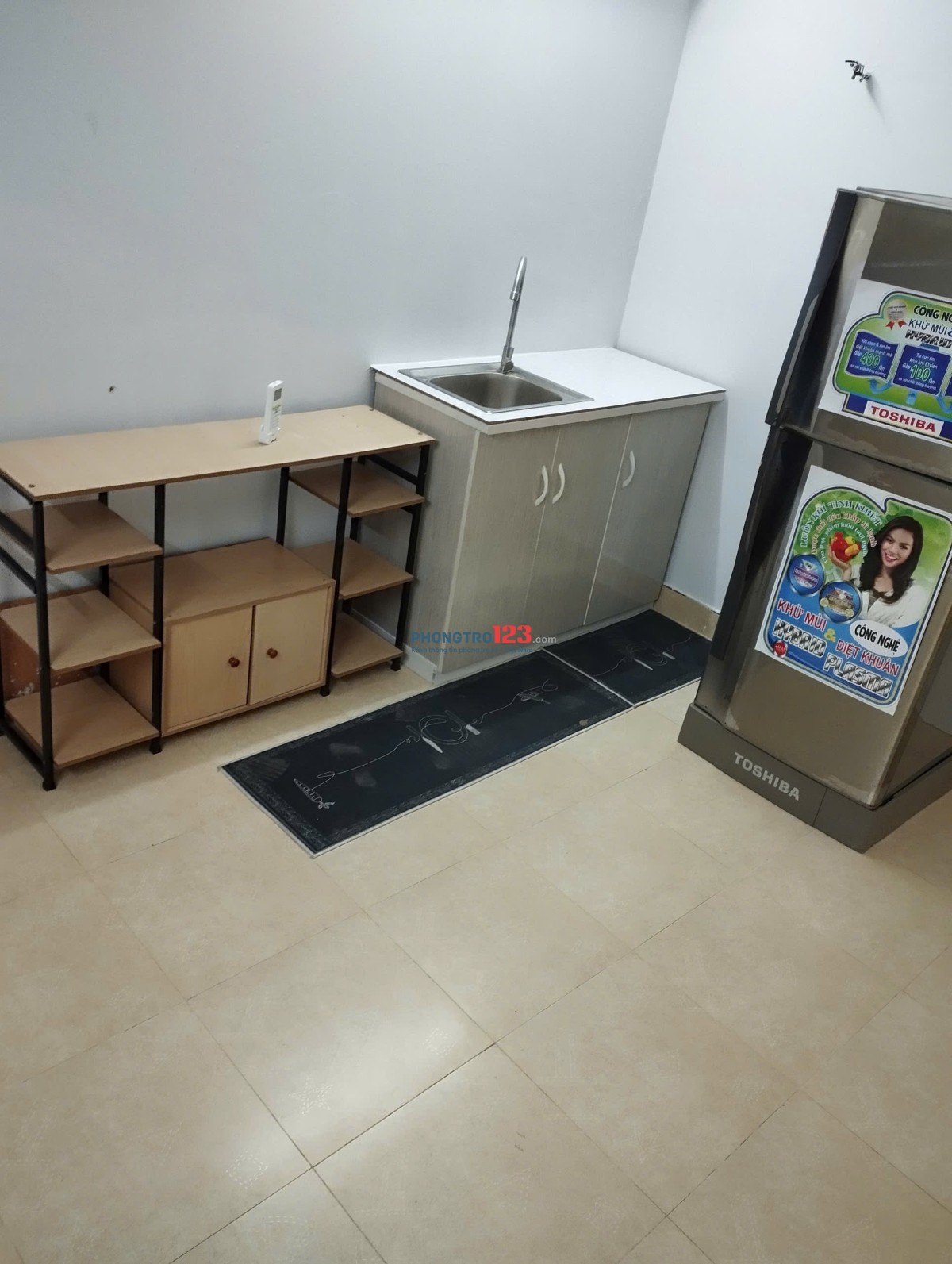 Phòng mới có máy lạnh. Nội thất cơ bản. Đường Tạ Quang Bửu, Quận 8