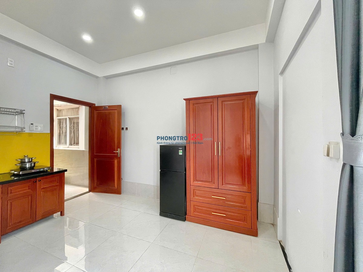 PHÒNG BAN CÔNG FULL NT NGAY CHỢ BÙI MINH TRỰC