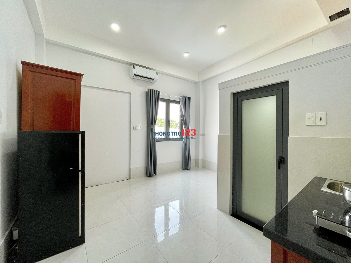 PHÒNG BAN CÔNG FULL NT NGAY CHỢ BÙI MINH TRỰC