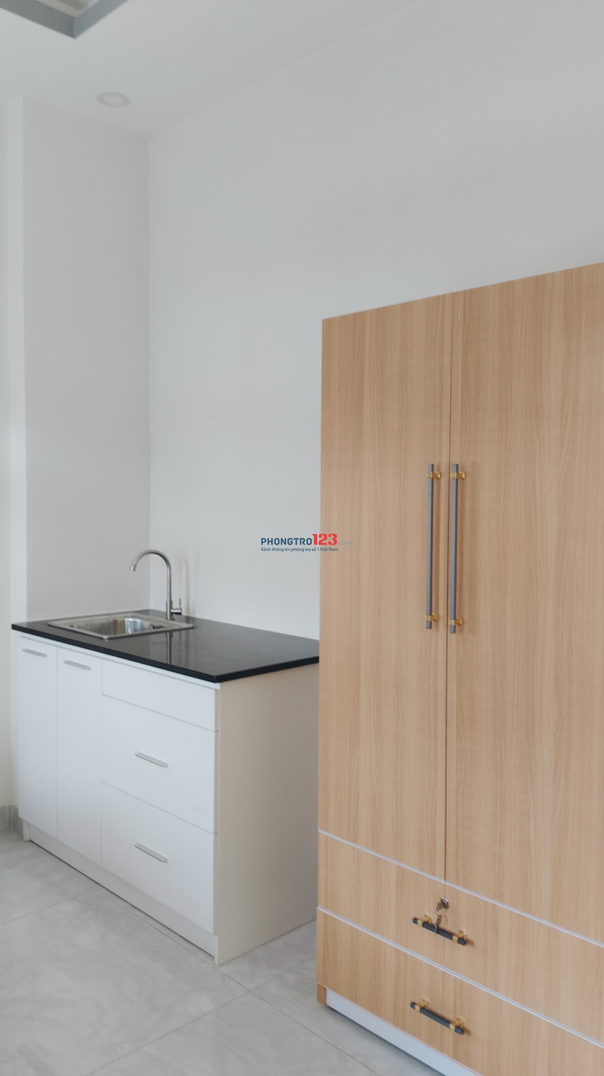 Cho thuê căn hộ đầy đủ nội thất có bếp