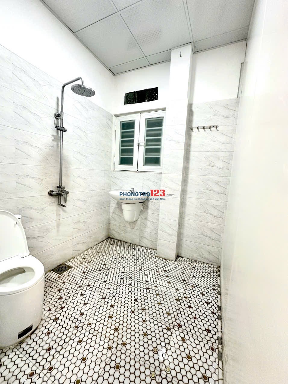  CĂN HỘ XỊN XÒ TÂN BÌNH 2 phòng ngủ + 2WC (có bồn tắm to oạch) + 1 phòng khách