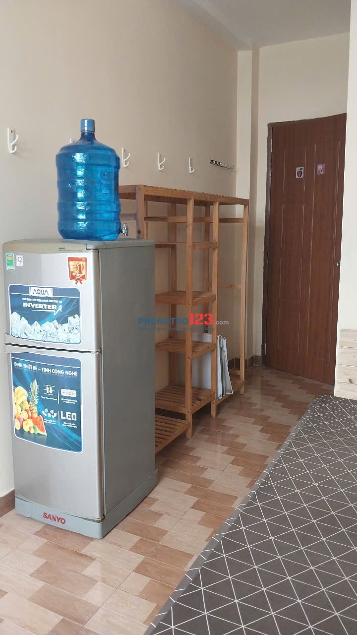 Tiện nghi đầy đủ như hình ảnh bên dưới không chung chủ nhà thoáng mát và đẹp sáng
