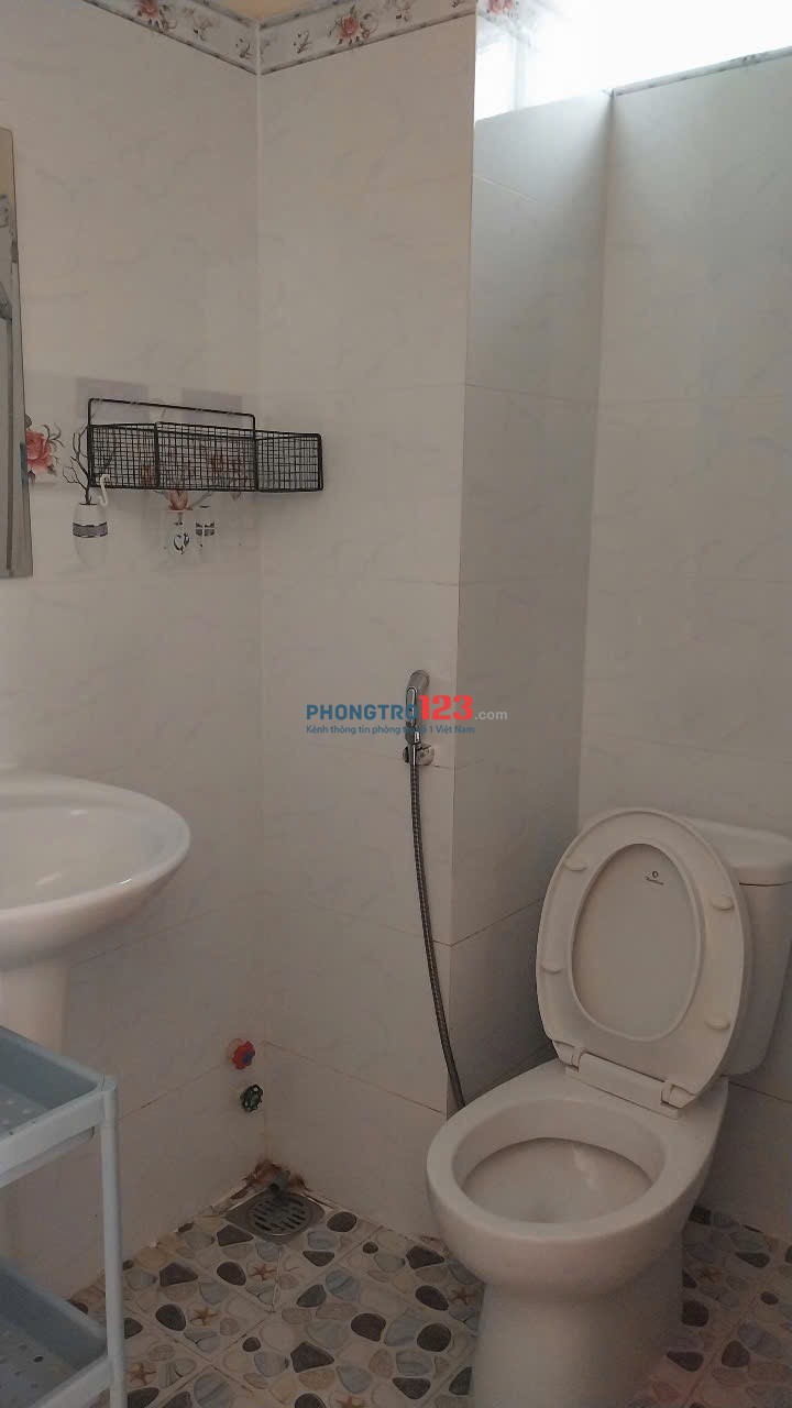 Tiện nghi đầy đủ như hình ảnh bên dưới không chung chủ nhà thoáng mát và đẹp sáng