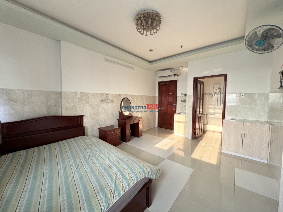 TRỐNG CĂN BAN CÔNG FULL NỘI THẤT TẠI TRƯỜNG CHINH