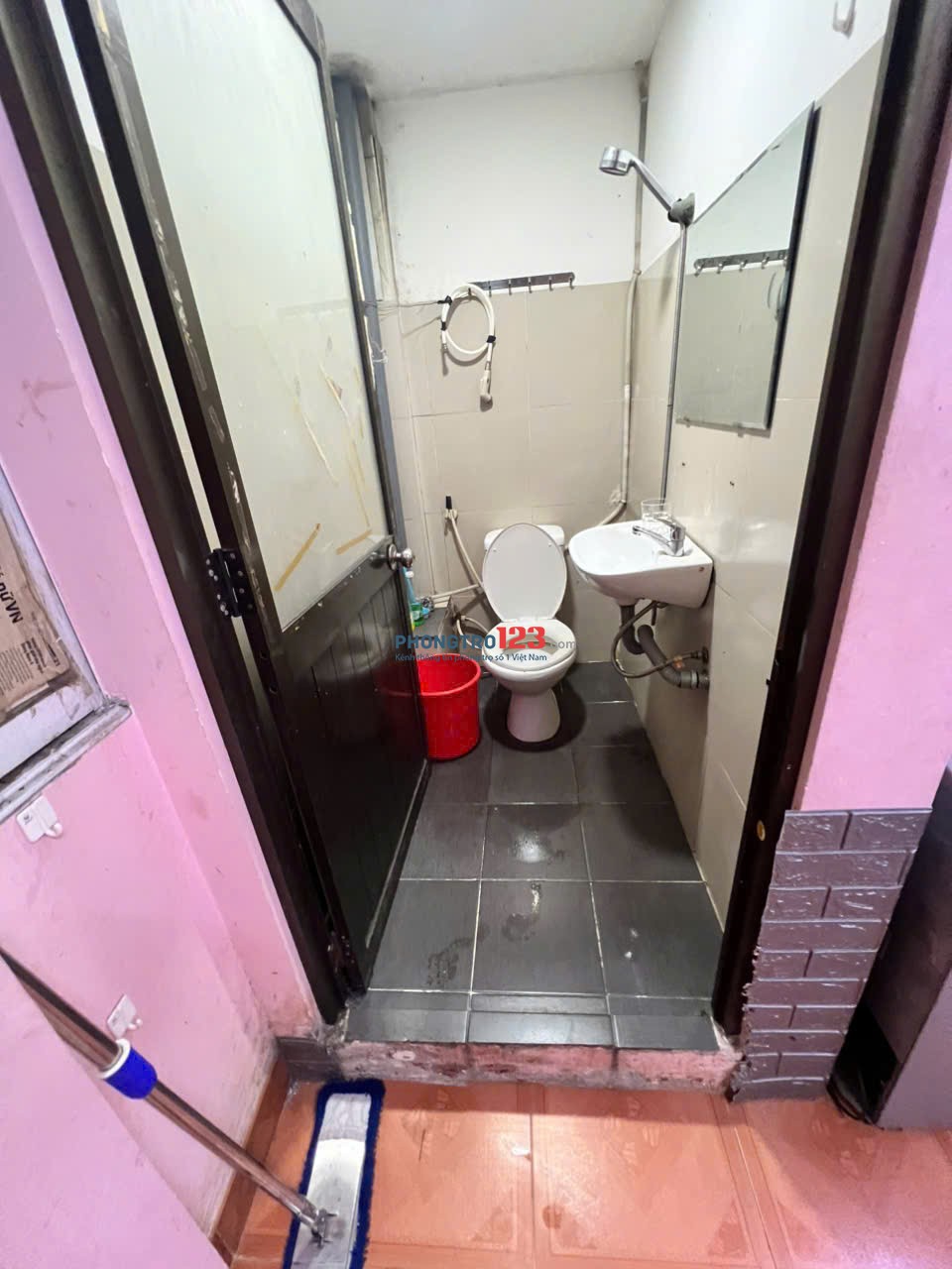 Phòng 18m2 Hồ Văn Huê, Phú Nhuận có nội thất giờ tự do 3,2tr