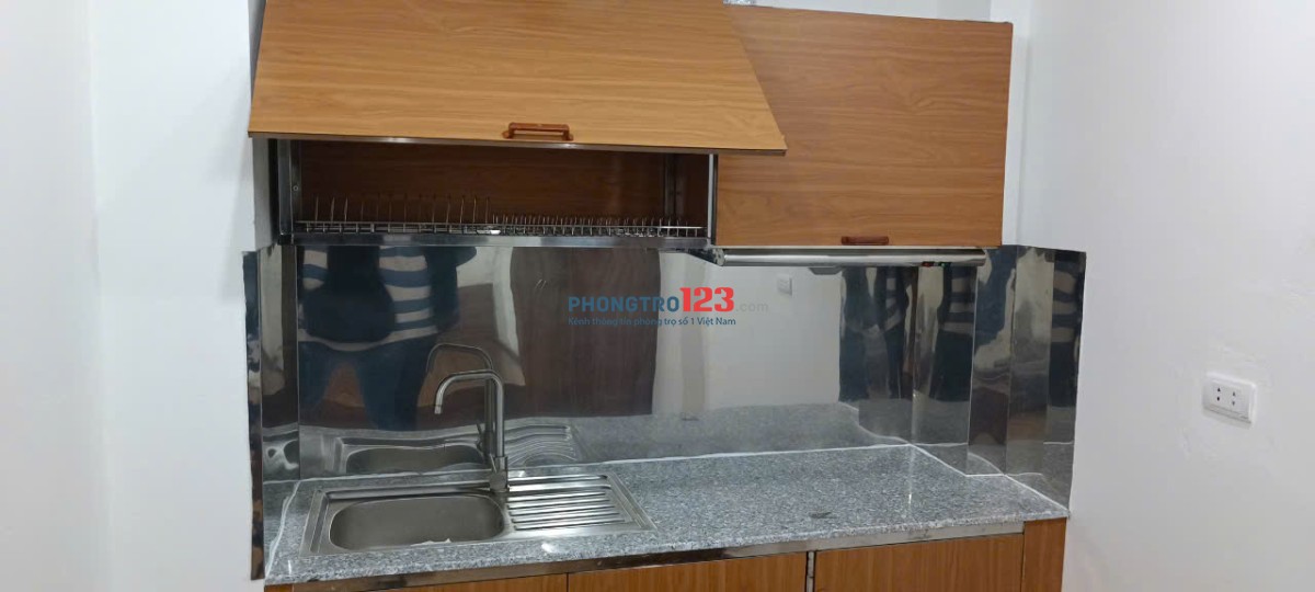 Phòng 28m2 - 2 cửa sổ 1 ban công - Đường Lê Văn Lương, Q Thanh Xuan