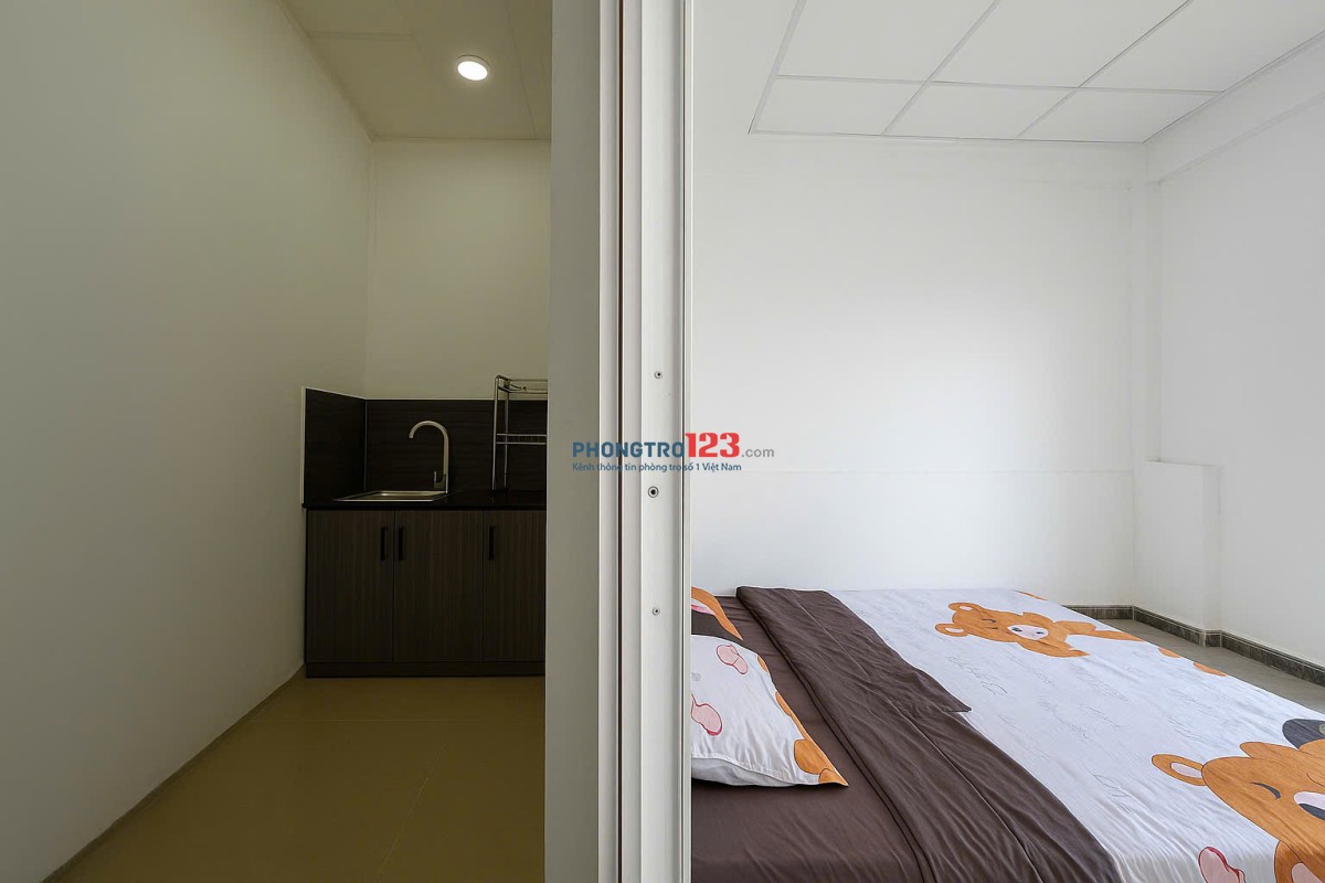CHO THUÊ 1 PHÒNG NGỦ 30m2 THOÁNG MÁT - BAN CÔNG - BÌNH THẠNH GẦN QUẬN 1, QUẬN 2, Ngã tư Hàng Xanh