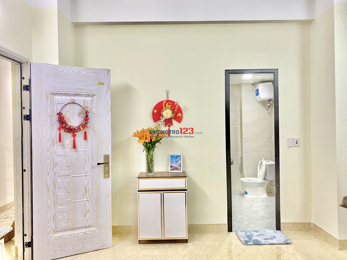 STUDIO TẠI 39 YÊN XÁ CHO THUÊ - FULL NT - GIÁ 3TR8