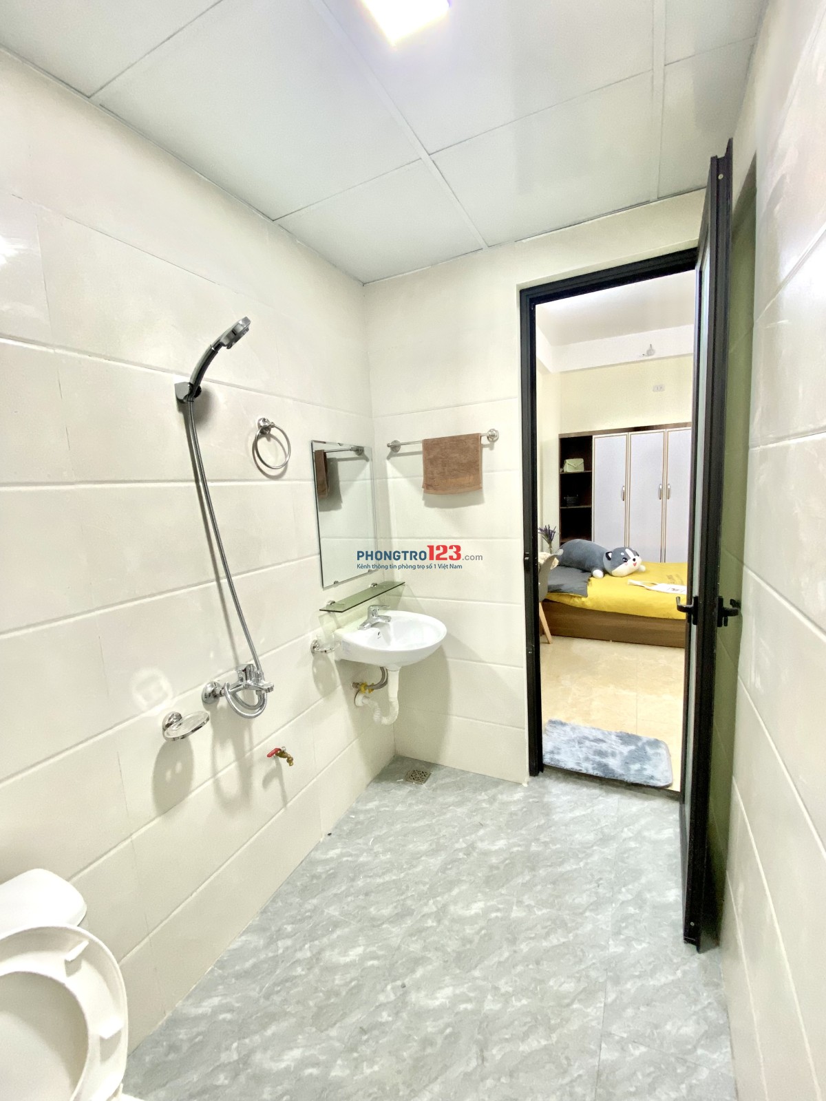 STUDIO TẠI 39 YÊN XÁ CHO THUÊ - FULL NT - GIÁ 3TR8