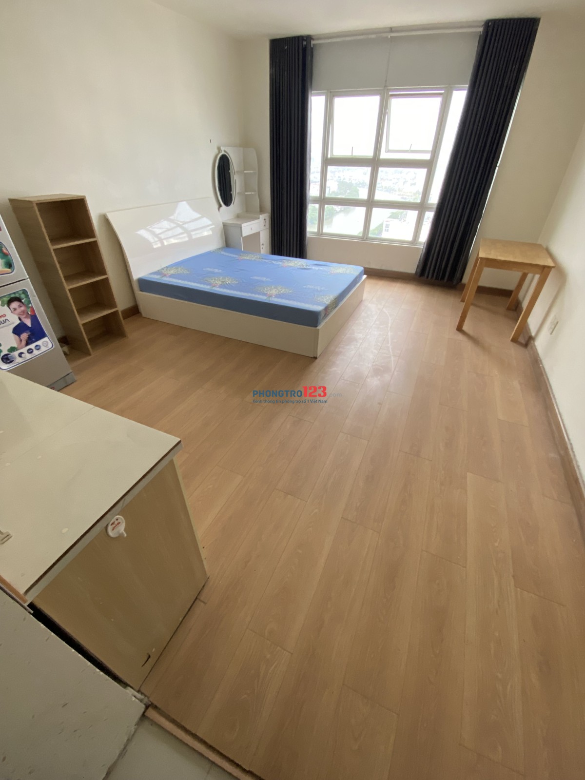 Cho thuê phòng 25m2 trong căn hộ 260m2 tầng 20 QCGL Q7