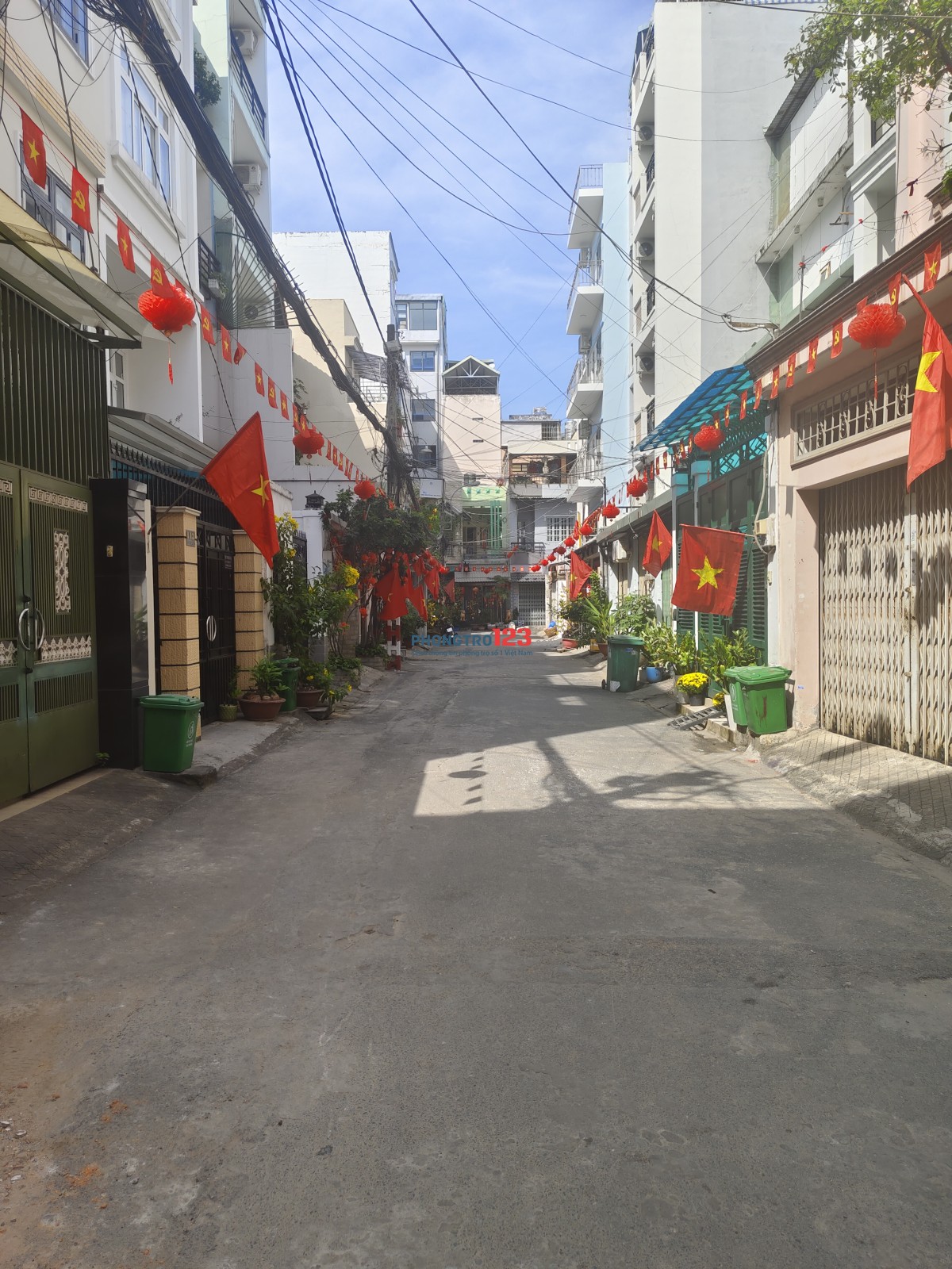 HOÀNG HOA THÁM-CỘNG HÒA: Có 1 phòng lầu 2 KHÔNG GÁC, CÓ WC RIÊNG, LỐI ĐI RIÊNG. CHÍNH CHỦ CHO THUÊ