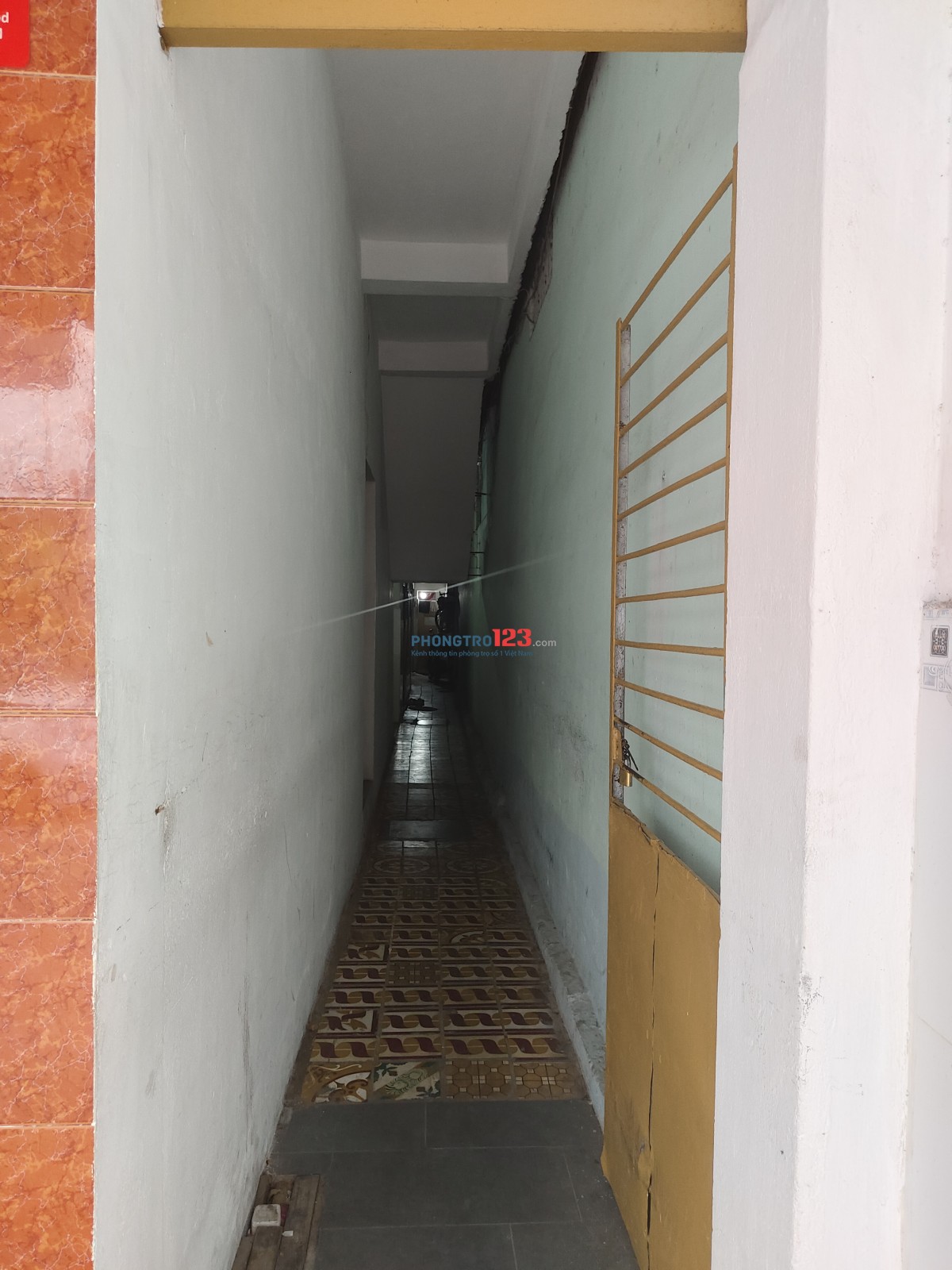 HOÀNG HOA THÁM-CỘNG HÒA: Có 1 phòng lầu 2 KHÔNG GÁC, CÓ WC RIÊNG, LỐI ĐI RIÊNG. CHÍNH CHỦ CHO THUÊ