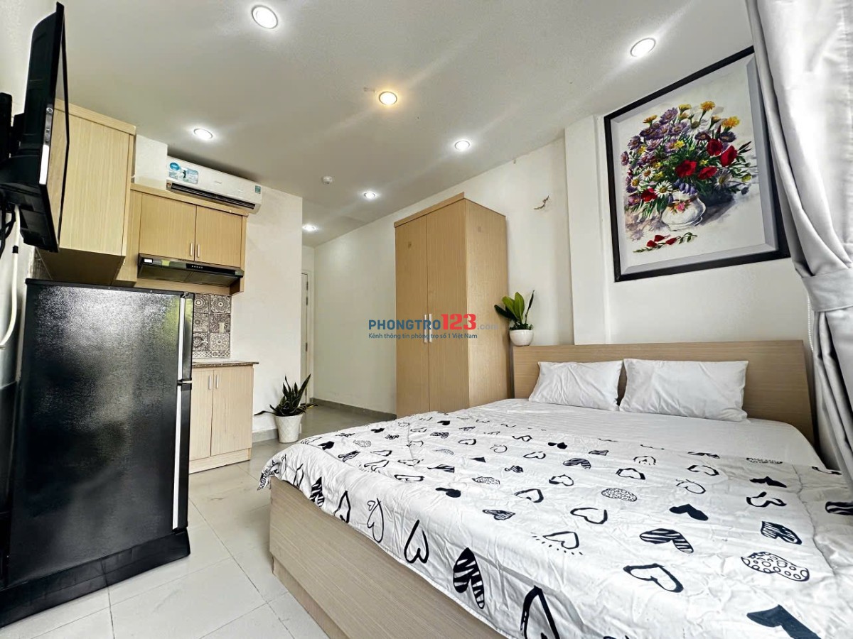 Phòng trọ Phú Nhuận 30m2 giáp Q3 gần Trường Sa thang máy, cửa sổ full nội thất đường Đặng Văn Ngữ