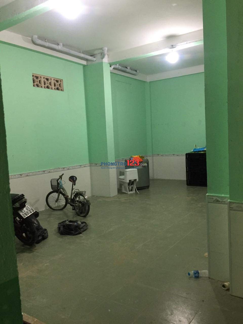 HOÀNG HOA THÁM-CỘNG HÒA: Có 1 phòng lầu 2 KHÔNG GÁC, CÓ WC RIÊNG, LỐI ĐI RIÊNG. CHÍNH CHỦ CHO THUÊ