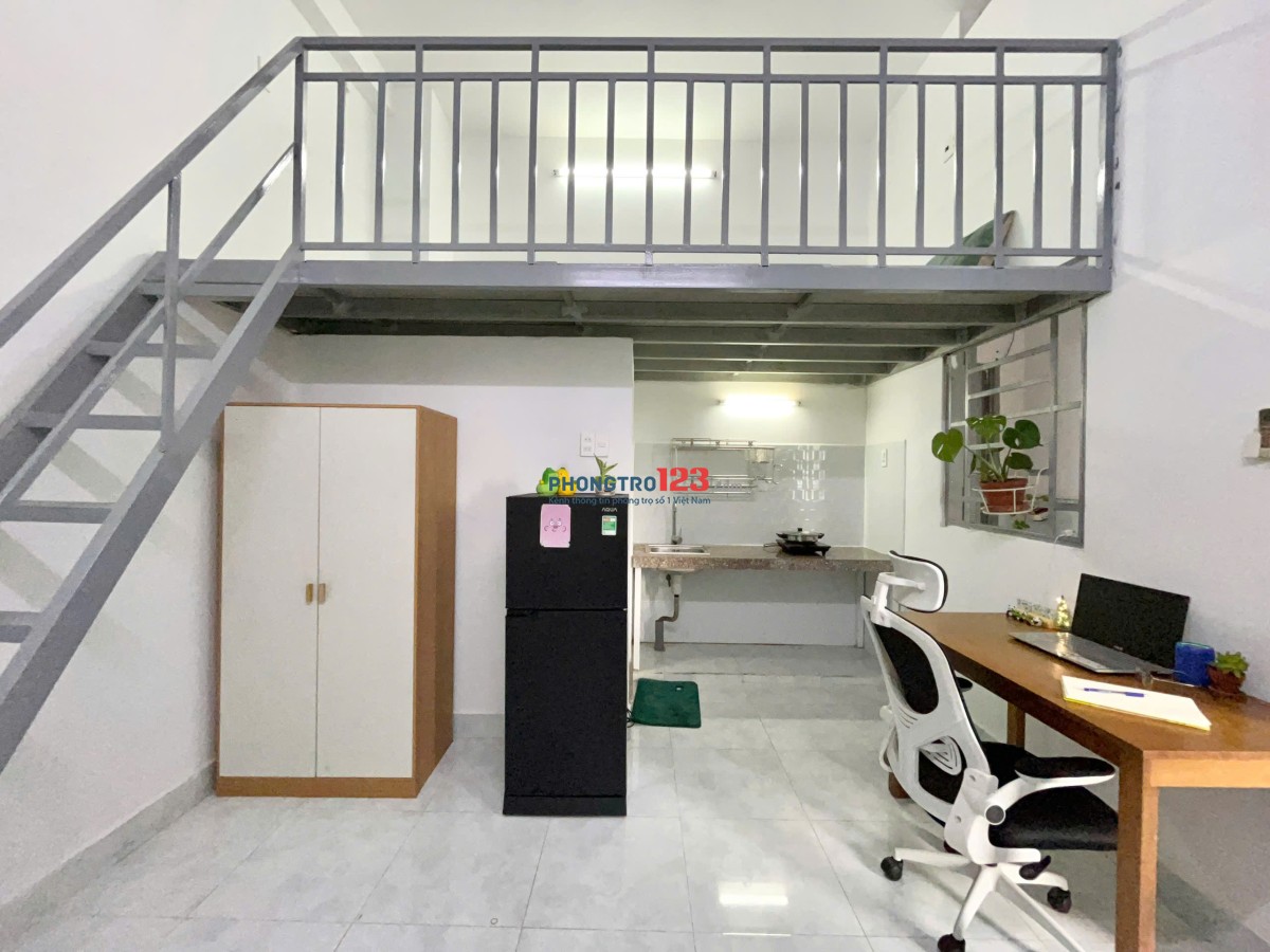 Phòng Gác, Máy Lạnh Gần Khu Chế Xuất Tân Thuận