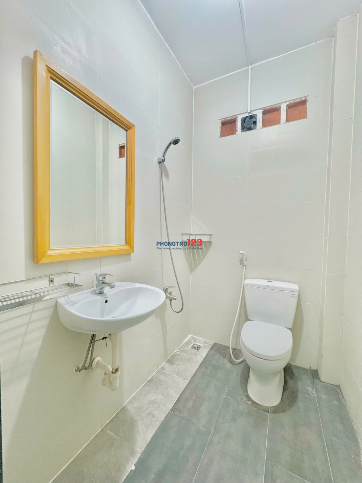 CĂN HỘ 1 PHÒNG TÁCH BẾP - ĐẦY ĐỦ NỘI THẤT - CỬA SỔ LỚN