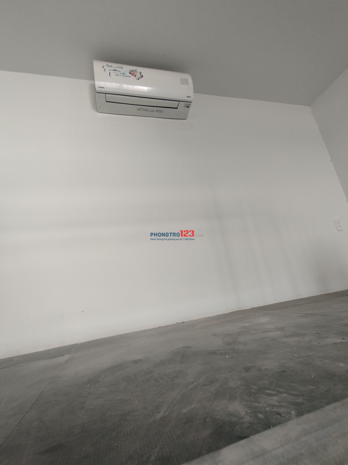 Phòng góc 50m2 full gác. Hẻm c13 đường Nguyễn Văn Linh