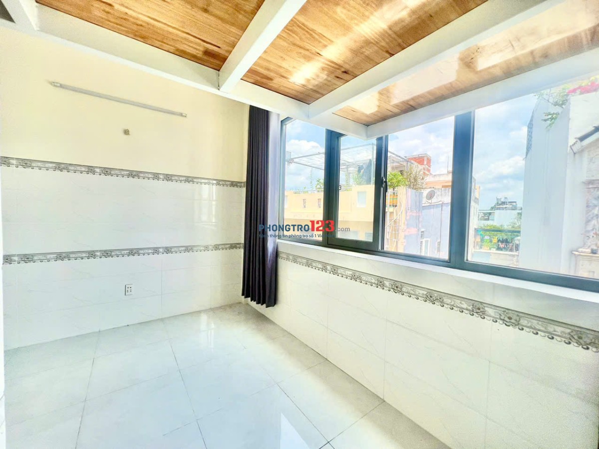 PHÒNG DUPLEX FULL NT CỬA SỔ TRỜI GẦN HÀNG XANH