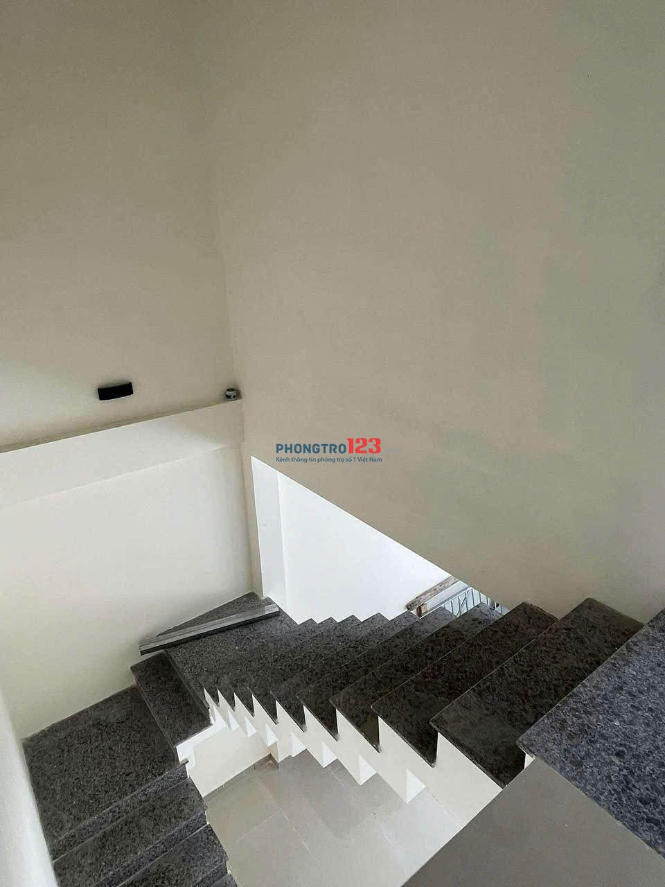 CHO THUÊ NHÀ 2 TẦNG ĐƯỜNG : PHAN VĂN ĐÁNG, CẨM LỆ - GẦN PHẠM HÙNG